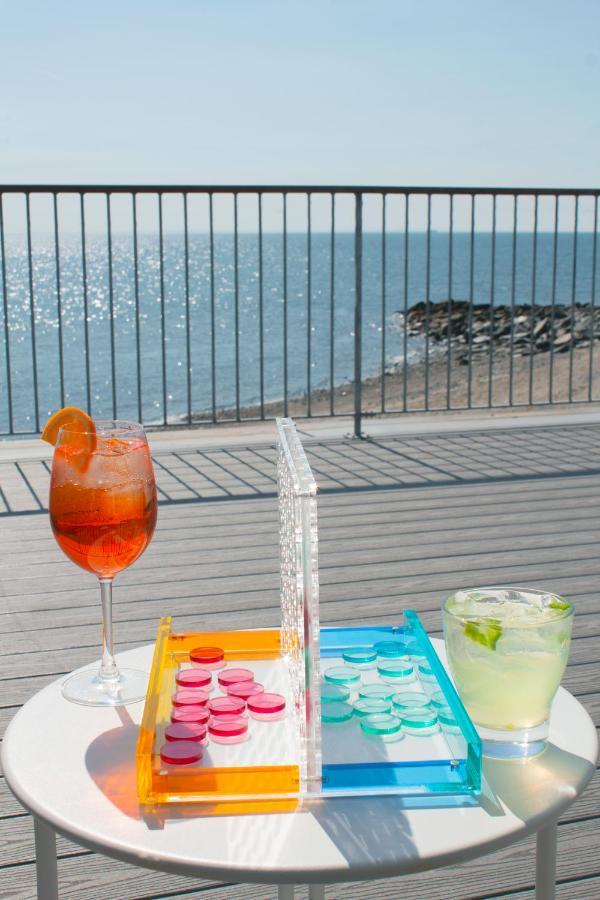 The Surfside Hotel Stratford Bagian luar foto